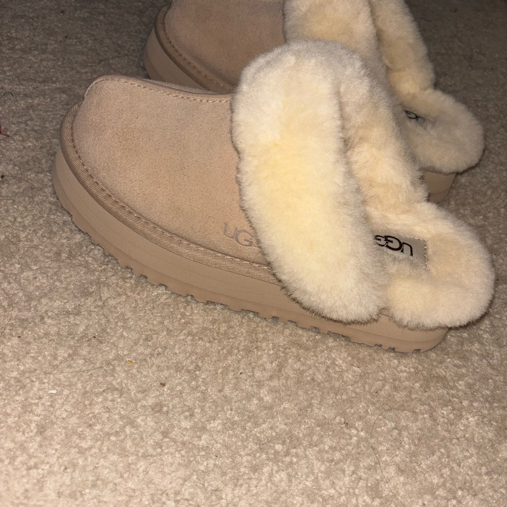 UGG Disquette Platform Slippers